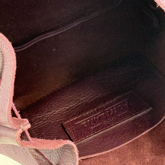 Portland Leather Goods Bucket Bag Purse Crossbody Plum Wine Color Drawstring - Picture 7 of 16